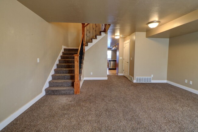 110 S Tamarak Cir in Lehi, UT - Building Photo - Building Photo