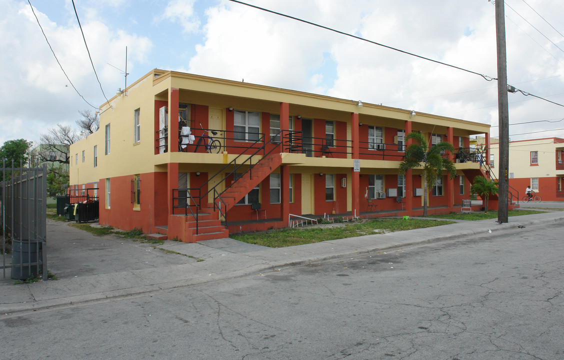 1541 NW 1st Pl in Miami, FL - Building Photo