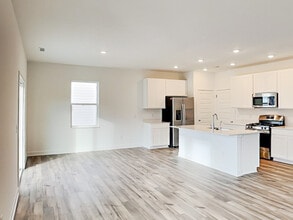 758 Felix Dr, Unit 1 in Danville, IN - Foto de edificio - Building Photo