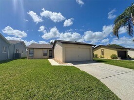 4004 Cypress Landing S in Winter Haven, FL - Building Photo