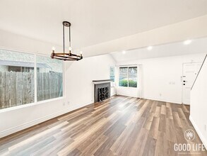 2758 Dusk Dr in San Diego, CA - Foto de edificio - Building Photo