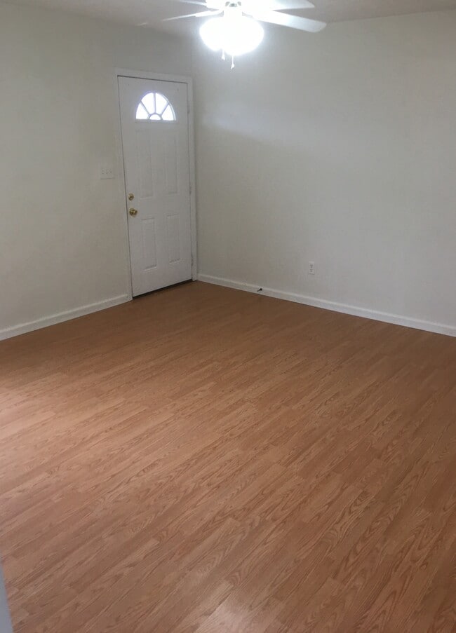 property at 800 Upper Smiths Grove Rd
