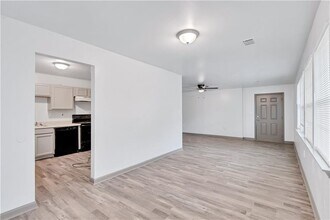 968 Sexton Dr in Stone Mountain, GA - Building Photo - Building Photo