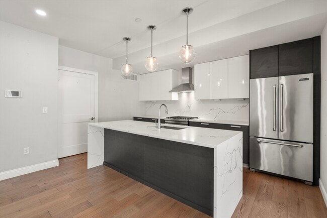 54 Pleasant St in Boston, MA - Building Photo - Building Photo