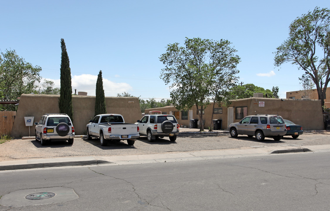 316-320 Pennsylvania St NE in Albuquerque, NM - Building Photo