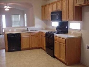 5077 Hartson in Kyle, TX - Building Photo - Building Photo