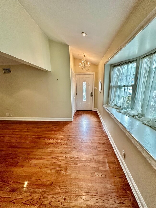 36 Harding Ave in Roslyn Heights, NY - Building Photo - Building Photo