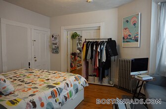 141 Brown St in Waltham, MA - Building Photo - Building Photo