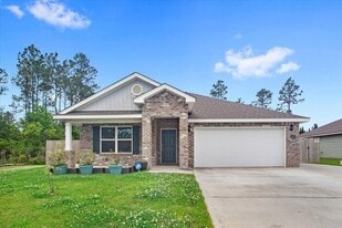 18401 Elkwood Dr in Gulfport, MS - Building Photo
