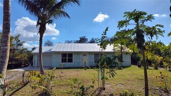 15780 62nd Pl N in The Acreage, FL - Building Photo