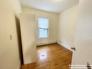 1 Folsom Ave, Unit 2 in Boston, MA - Building Photo - Building Photo