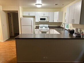 140 Holly Pines Ct, Unit Holly Pines Ct in Holly, MI - Building Photo - Building Photo