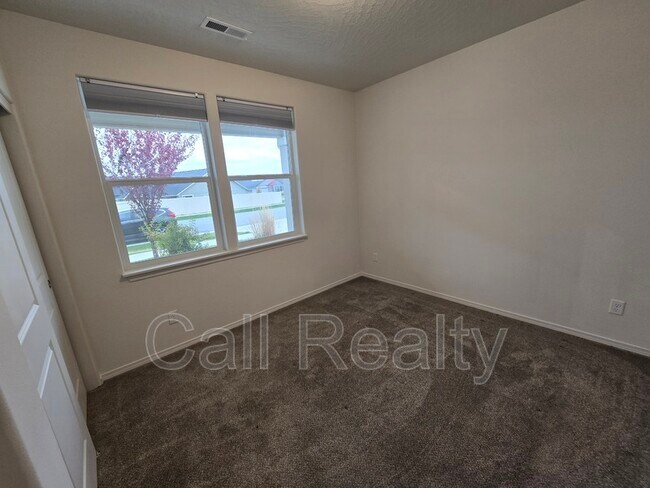 5609 N Calvin Rd in Spokane, WA - Building Photo - Building Photo