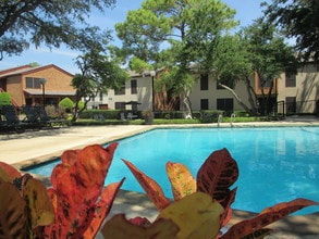 Sun Colony in Dallas, TX - Building Photo - Building Photo