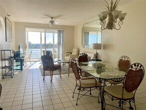 7872 Sailboat Key Blvd S in South Pasadena, FL - Building Photo - Building Photo