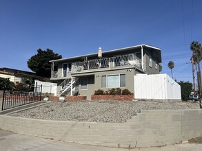 2176 Thomas Ave in San Diego, CA - Building Photo - Primary Photo