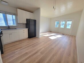 3311 Martin Luther King Jr Way in Oakland, CA - Building Photo - Building Photo