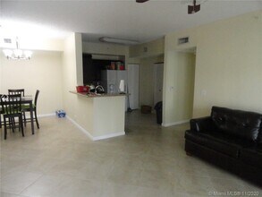 6976 SW 39th St in Davie, FL - Building Photo - Building Photo