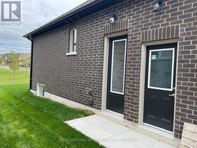 184 Sanderling Crescent in Kawartha Lakes, ON - Building Photo - Building Photo