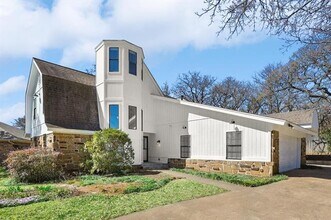 200 Eagle Ct in Bedford, TX - Building Photo - Building Photo