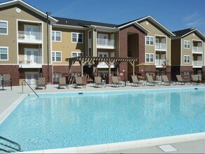 Parks at Vine in Radcliff, KY - Foto de edificio - Building Photo