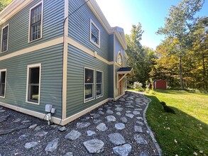 956 N Main St in Lanesborough, MA - Building Photo - Building Photo