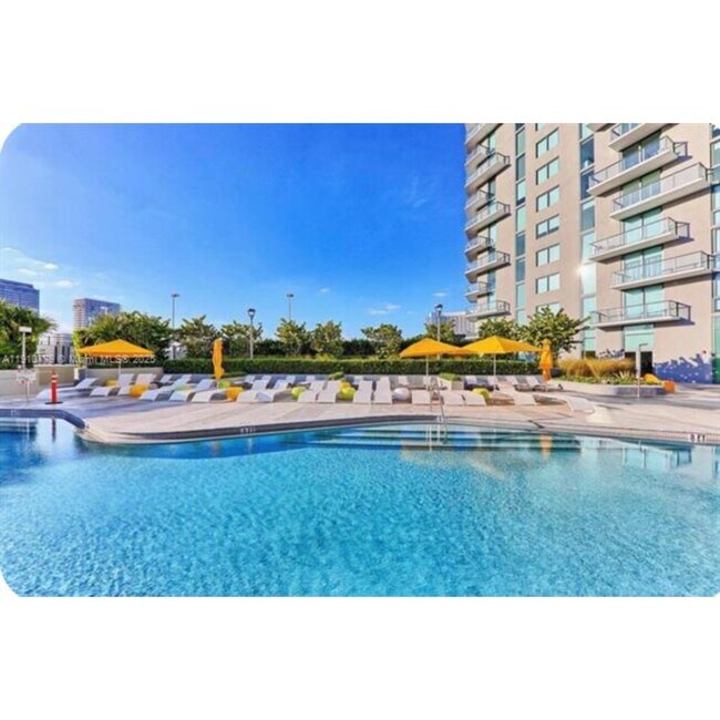 501 NE 31st St in Miami, FL - Foto de edificio - Building Photo