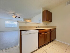 12750 Equestrian Cir in Ft. Myers, FL - Foto de edificio - Building Photo