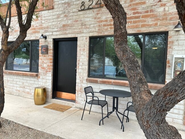 The Alamo Apartments in Tucson, AZ - Building Photo - Building Photo