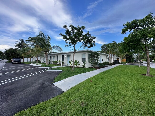 351 NE 7th Ave in Delray Beach, FL - Building Photo - Building Photo