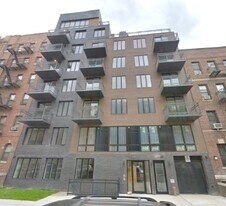 323 E 19th St in Brooklyn, NY - Building Photo