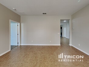 606 Arlington Ct in Eustis, FL - Building Photo - Building Photo