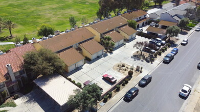 Racquet Club Townhouses in Los Banos, CA - Building Photo - Building Photo