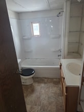 8464 Cleveland Ave NW in North Canton, OH - Foto de edificio - Building Photo