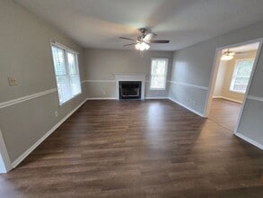 236 Coachman Way in Sanford, NC - Building Photo - Building Photo