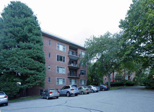 The Indian Harbor House in Greenwich, CT - Building Photo - Building Photo