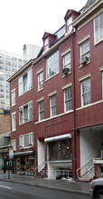 26 W 8th St in New York, NY - Building Photo - Building Photo