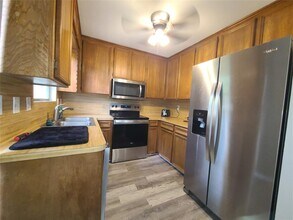 405 Wakefield Rd in Montgomery, TX - Building Photo - Building Photo