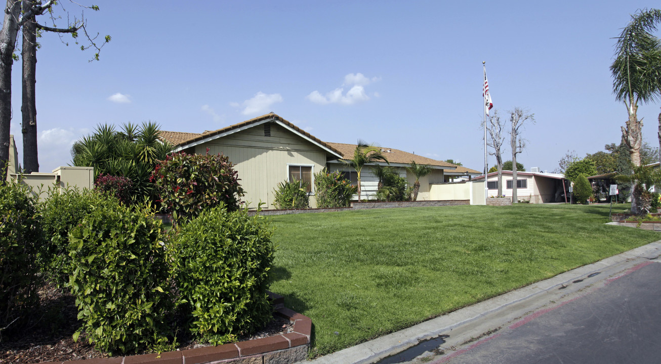 Arrowhead Estates in Bloomington, CA - Building Photo