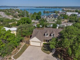 104 Kings Way in Horseshoe Bay, TX - Building Photo