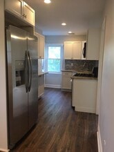 14 Hickory St, Unit 2nd Floor in Dumont, NJ - Foto de edificio - Building Photo