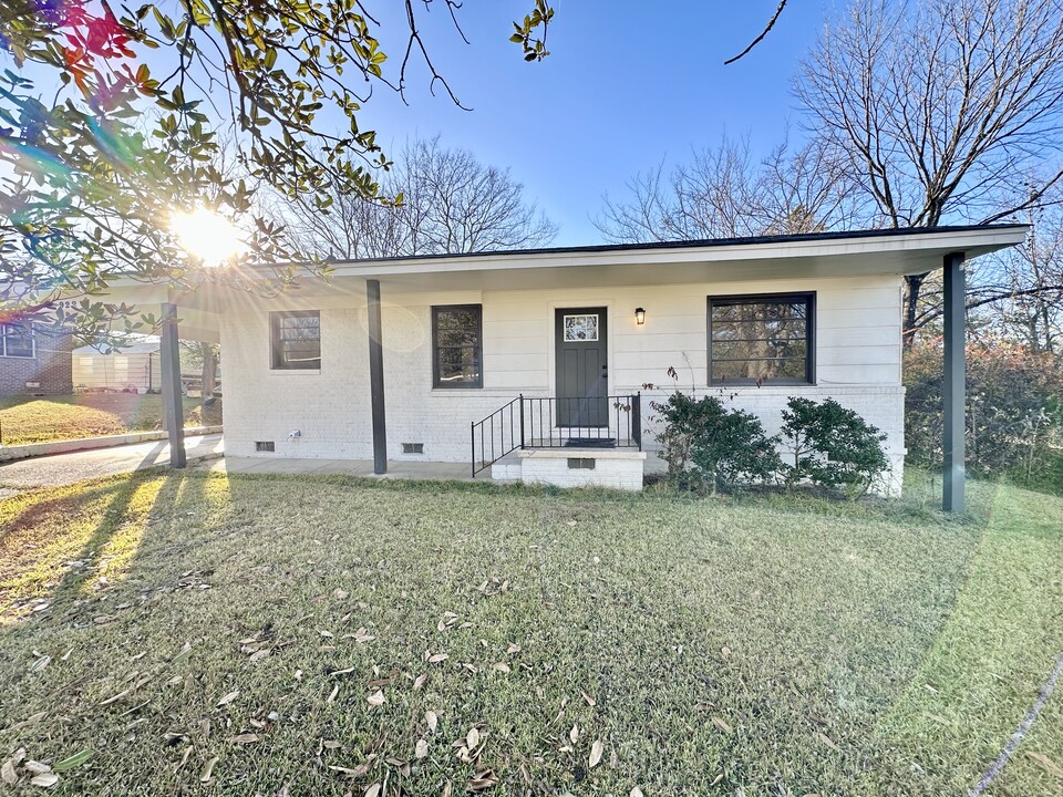 922 Lynden Blvd in Tupelo, MS - Foto de edificio