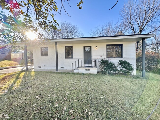 property at 922 Lynden Blvd