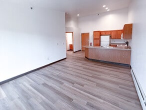 College Avenue Apartments in De Pere, WI - Foto de edificio - Building Photo