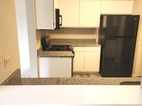 252 Kensington Ct in Gurnee, IL - Building Photo - Building Photo