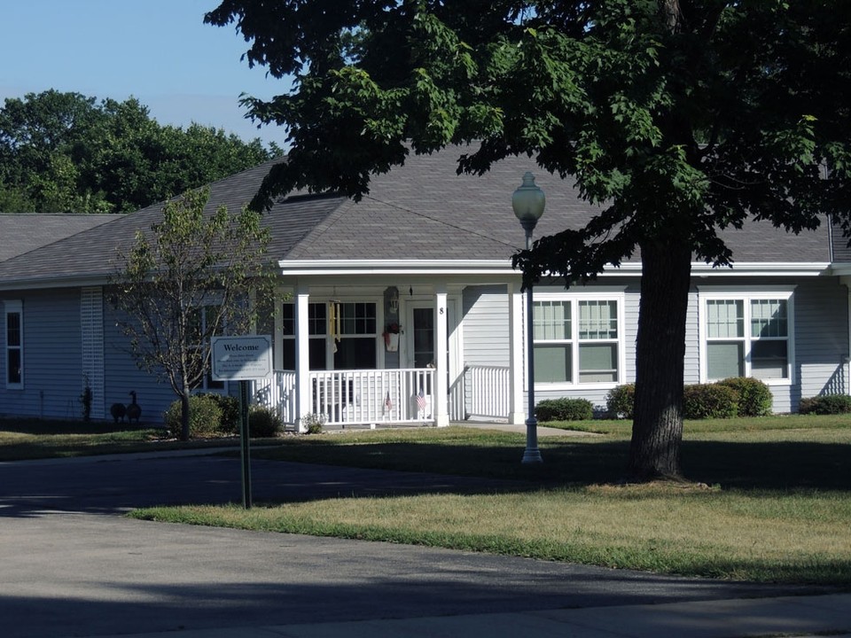 Wolf River Senior Village in Manawa, WI - Building Photo