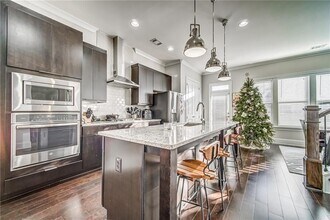 1913 Townsend Ct in Atlanta, GA - Building Photo - Building Photo