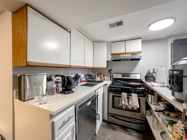 2523 N California Ave in Chicago, IL - Building Photo - Building Photo