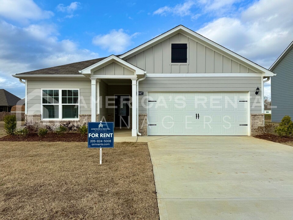 1087 Pilgrim Ln in Montevallo, AL - Building Photo