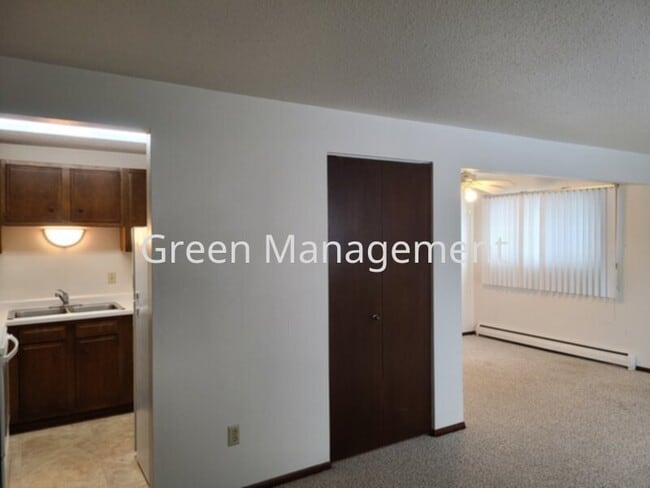 637 2nd Ave E in West Fargo, ND - Building Photo - Building Photo